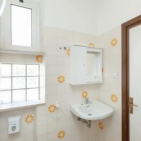 Hotell Chiar Di Luna 2*
