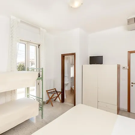 Hotell Chiar Di Luna