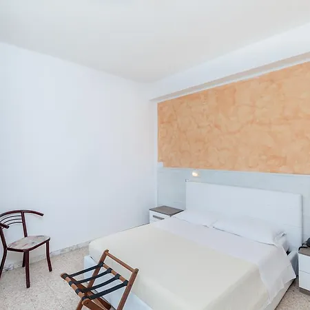 Chiar Di Luna Hotell 2*