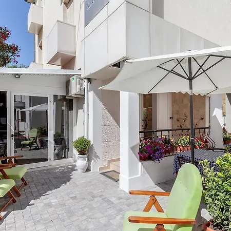 Hotell Chiar Di Luna 2*