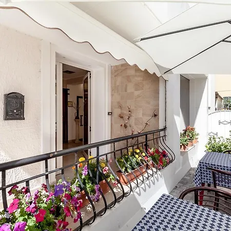 Hotell Chiar Di Luna